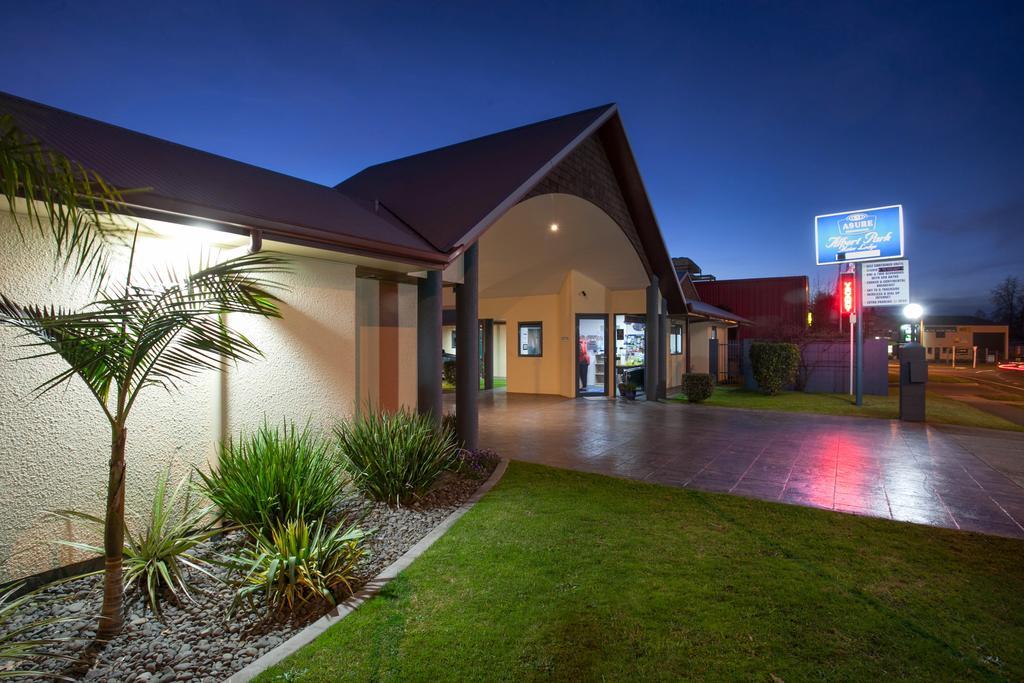 Asure Albert Park Motor Lodge Те-Авамуту Экстерьер фото